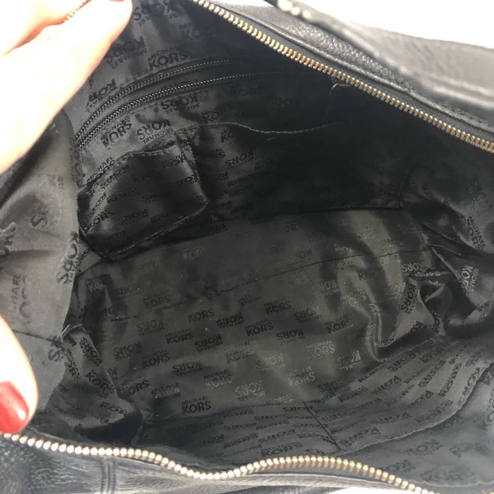 Michael Kors Leather Shoulder hobo bag Black One strap Silver Buckle clasp Lined